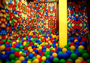 Giường Đơn Trong Phòng Nghỉ Tập Thể Cho Cả Nam Và Nữ (Single Bed in Mixed Dormitory Room)