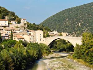 Maisons de vacances Le Mas des Fontettes, gite 14 personnes, piscine chauffee, propriete 5ha, barbecue : photos des chambres