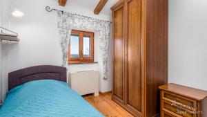 Rona stone house apartments Janja