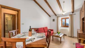 Rona stone house apartments Janja