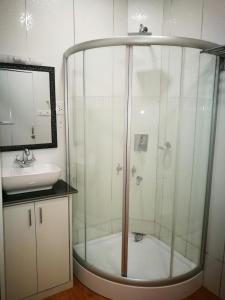 Umbrella group of House Boat