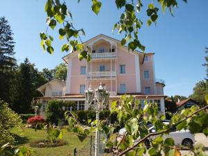 Отель Hotel Villa Sisi Пёккинг Германия