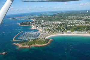 TY SAM - 2 Appartements dont 1 Grande Terrasse vue mer proche plages et commerces : photos des chambres