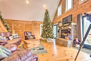 Quaint Creston Hideaway with Mtn Views and Hot Tub!