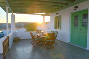 Hill House With Sea View Milos Greece