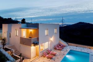 Villa Anabella peaceful holiday home with pool 