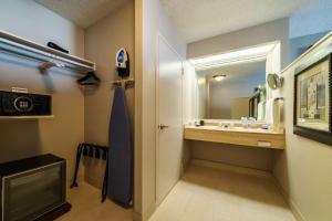 ADA Double Room with Shower room in Hyatt Regency Miami