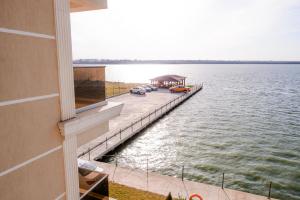 Lake Apartments Solid MAMAIA