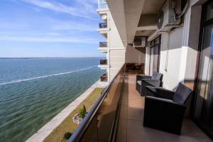 Lake Apartments Solid MAMAIA