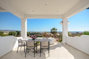 Crystal Naxos 2 Apartments at Mikri Vigla