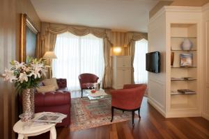 Suite with Terrace room in Hotel Calissano