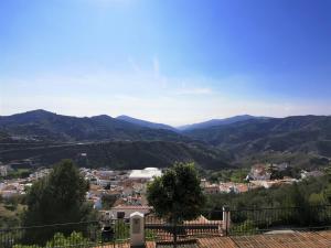 Casa Madre Tierra con jacuzzi piscina zona de barbacoa y preciosas vistas