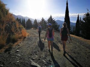 Casa Madre Tierra con jacuzzi piscina zona de barbacoa y preciosas vistas