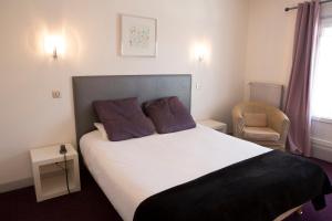 Hotels Logis Hotel Le Cerf : photos des chambres