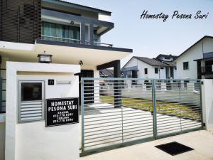 Pesona Suri Homestay