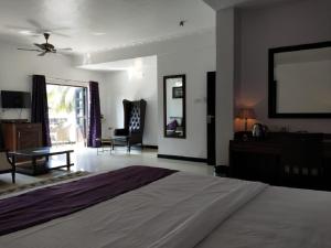 Silver Sands Hideaway Resort, Candolim