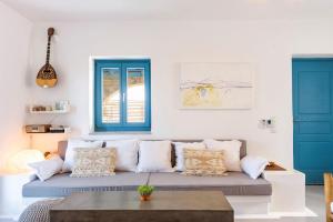 Aithoni (Nightingale) Agioi Anargyroi Beach