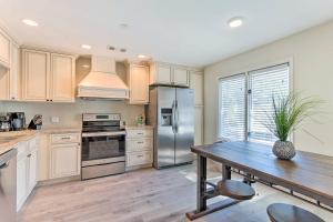 Walk to Beach and Golf Club Hilton Head Hideaway