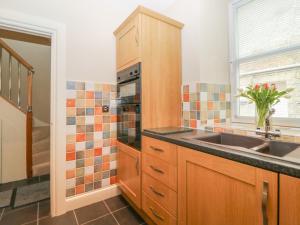 8 Coastguard Cottages