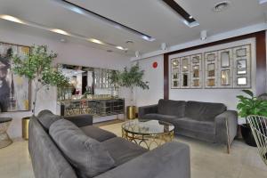 Sun And Sands Downtown