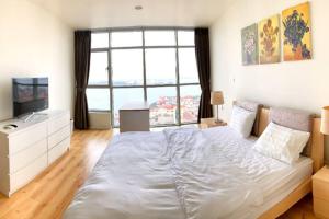 Watermark Elegant 2-bedrooms serviced apartment