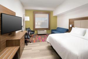 King Room With Sleeper Sofa room in Holiday Inn Express Jacksonville Beach an IHG Hotel