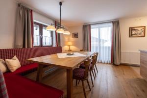 Four-Bedroom Apartment room in Haus Margareth