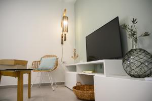 Sea and City Luxurious Apartment