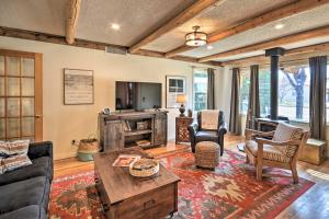 Pet-Friendly Clovis Home with Yard, Pergola and Hot Tub - image 1