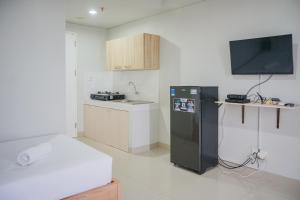 Minimalist Studio at Beverly 90210 Apartment By Travelio