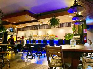 Top Floor Gorgeous Sunset View - Mae Phim Beachfront Condo