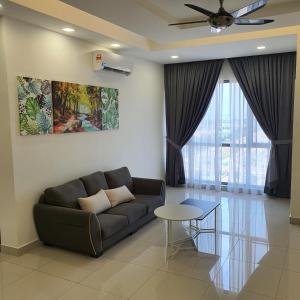 Damen Subang by Widebed