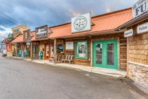 Toccoa River Retreat