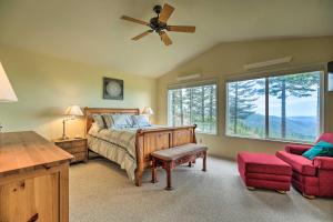 Near Hiking Home with Deck in Twain Harte!