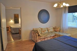 Standard Twin Room with Shared Bathroom room in Apartment Hotel Kuukkarin Kortteeri