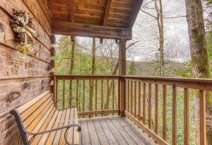 Mountain Eden, Hot Tub, Resort Pool, WIFI, 560 FREE tickets each paid day!!!