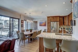 River Mnt Lodge W312