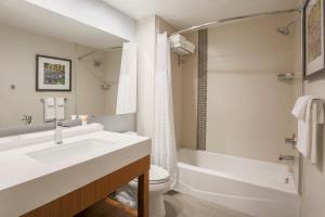 Queen Room with Two Queen Beds and Roll-In Shower - Disability Access room in Hyatt Place Waco - South