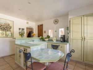 Villa in Frejus with Private Pool & Beach Nearby