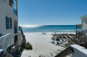 Four Bedroom House room in Emerald Waters Village: 2 the Beach