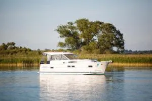 Jacht motorowy Nautika 1000 VIP - Ryn