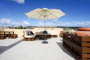 GetawayNpetto Private Duplex Maisonette with Jacuzzi Hot Tub