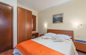 Apartments and Rooms Laura