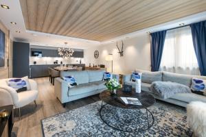 Three-Bedroom Apartment room in Manali Lodge