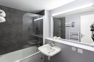 Hotels KYRIAD Issoudun : photos des chambres