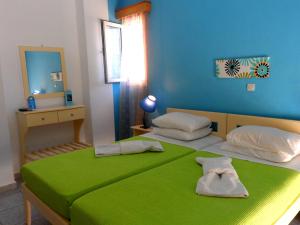 Studio Apartment (2 Adults)