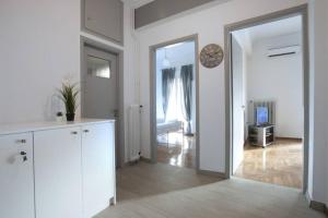 Kolonos, a renovated apartment
