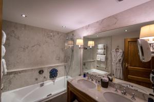 Hotels Auberge Saint Walfrid Hotel Restaurant & Spa : photos des chambres