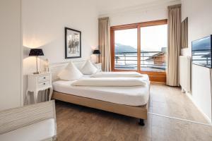 Double Room with Lake View room in Marina Walensee Hotel