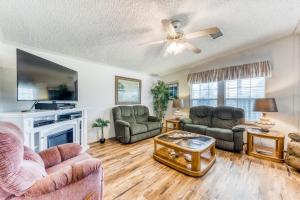 Three Bedroom House room in Laguna Hideaway